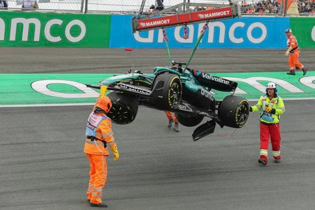 F1 Grand Prix of Netherlands - Practice Lance Stroll of Canada and the Aston Martin Aramco F1 Team drives the Aston Martin AMR25 and crashes during the second practice session before the Formula 1 Heineken Dutch Grand Prix at Circuit Zandvoort in Zandvoort, Netherlands, on August 29, 2025. Zandvoort Netherlands  Copyright: xPiotrxZajacx originalFilename:zajac-formula1250829_npyMT.jpg