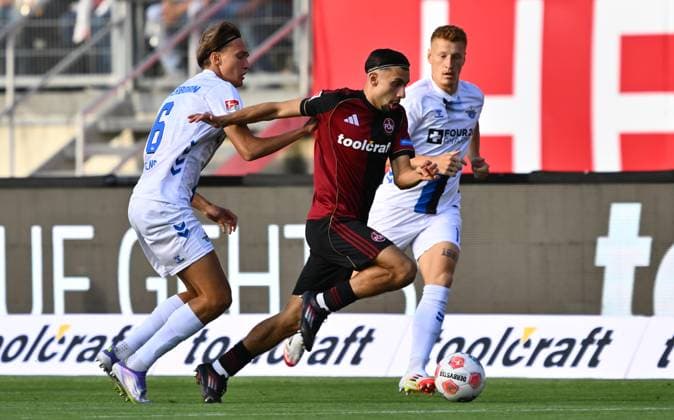 29 08 2025 Soccer Season 2025 2026 2 Soccer Bundesliga 04 Matchday 1 FC Nürnberg FCN Club SC Paderborn 07 SCP Sportfoto Zink xwoxzix DFL regulations prohibit any use of photographs as image sequences and or quasi video only for editorial use Luis Engelns 6, SC Paderborn 07 Berkay Yilmaz 21, 1 FC Nürnberg FCN