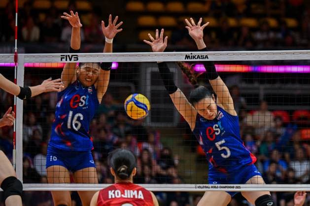 Japan v Thailand - FIVB Women’s World Volleyball Championship BANGKOK, THAILAND – AUGUST 29: Thatdao Nuekjang (5) and Pimpichaya Kokram (16) of Thailand in action during the FIVB Women’s World Volleyball Championship match between Japan and Thailand at Huamark Indoor Stadium in Bangkok, Thailand, on August 29, 2025. Mustafa Hatipoglu Anadolu Banghok Thailand. Editorial use only. Please get in touch for any other usage.  Copyright: x2025xAnadoluxMustafaxHatipoglux