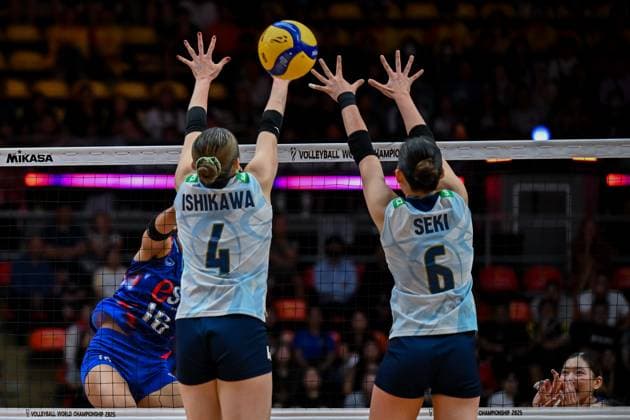 Japan v Thailand - FIVB Women’s World Volleyball Championship BANGKOK, THAILAND – AUGUST 29: Mayu Ishikawa (4) and Nanami Seki (6) of Japan in action during the FIVB Women’s World Volleyball Championship match between Japan and Thailand at Huamark Indoor Stadium in Bangkok, Thailand, on August 29, 2025. Mustafa Hatipoglu Anadolu Banghok Thailand. Editorial use only. Please get in touch for any other usage.  Copyright: x2025xAnadoluxMustafaxHatipoglux