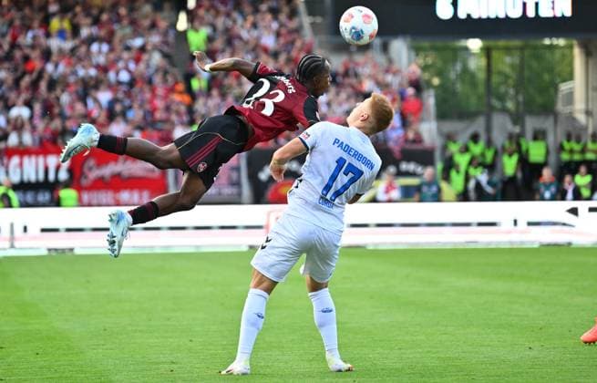 29 08 2025 Soccer Season 2025 2026 2 Soccer Bundesliga 04 Matchday 1 FC Nürnberg FCN Club SC Paderborn 07 SCP Sportfoto Zink xwoxzix DFL regulations prohibit any use of photographs as image sequences and or quasi video only for editorial use Mohamed Ali Zoma 23, 1 FC Nürnberg FCN Laurin Curda 17, SC Paderborn 07