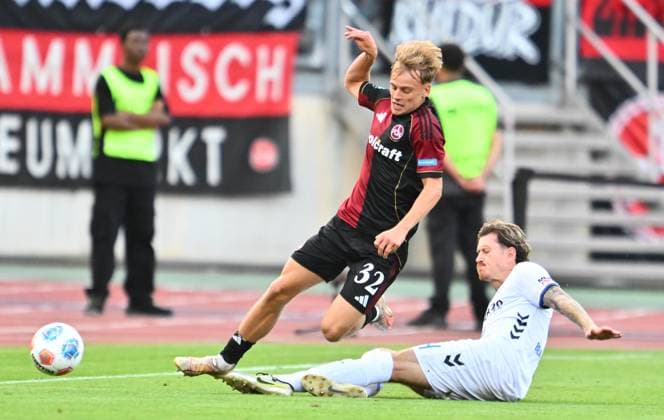 29 08 2025 Soccer Season 2025 2026 2 Soccer Bundesliga 04 Matchday 1 FC Nürnberg FCN Club SC Paderborn 07 SCP Sportfoto Zink xwoxzix DFL regulations prohibit any use of photographs as image sequences and or quasi video only for editorial use Tim Janisch 32, 1 FC Nürnberg FCN Calvin Brackelmann 4, SC Paderborn 07