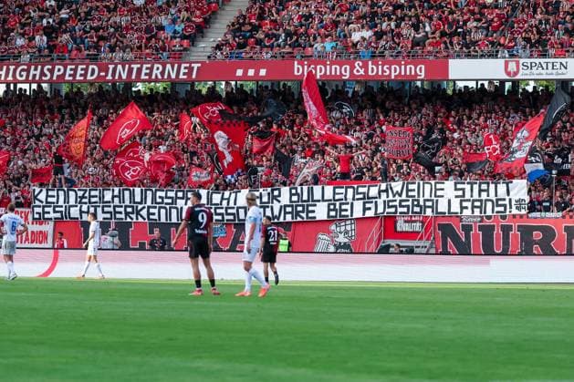 Protests by Nuremberg fans against facial recognition, 1 FC Nuremberg vs SC Paderborn 07, DFL, 2 Bundesliga, Season 2025 2026, Max Morlock Stadion, 4 Matchday, Hinrunde, 29 08 2025 DFB regulations prohibit any use of photographs as image sequences and or quasi video Nuernberg Bayern Germany Copyright: xkolbert-press MartinxAgüerax