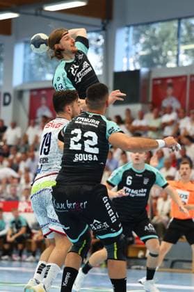 Goal shot by Jan Forstbauer Oppenweiler TV Huettenberg vs HC Oppenweiler Backnang, Handball, 2 Bundesliga, 29 08 2025 TV Huettenberg vs HC Oppenweiler Backnang, Handball, 2 Bundesliga, 29 08 2025 Huettenberg Copyright: xEibner-Pressefotox EP_RWS
