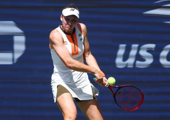 2025 US Open Tennis Championships, Day six, Billy Jean-King Tennis Centre, Flushing Meadows, New York, USA, 29 08 2025 Elana Rybakina (KAZ) in action during her third round match against Emma Raducanu (GBR) in the 2025 US Open at Flushing Meadows New York Billy Jean King Tennis Centre, Flushing Meadows New York USA Copyright: xMarkxGreenwoodx