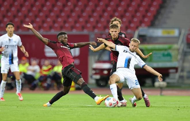 29 08 2025 Soccer Season 2025 2026 2 Soccer Bundesliga 04 Matchday 1 FC Nürnberg FCN Club SC Paderborn 07 SCP Sportfoto Zink DaMa xdaxmax DFL regulations prohibit any use of photographs as image sequences and or quasi video only for editorial use Mickael Mickaël Biron 7, 1 FC Nürnberg FCN Finn Ole Becker 25, 1 FC Nürnberg FCN Sebastian Klaas 26, SC Paderborn 07