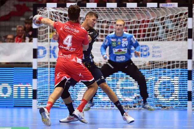 Nikolaj Enderleit MT Melsungen 4 on the ball , Sebastian Heymann Rhein Neckar Loewen 13 , David Spaeth Goalkeeper Rhein Neckar Loewen 29 in the back , GER, MT Melsungen Rhein Neckar Loewen, Handball, 1 Bundesliga, 1 Matchday, Season 2025 2026, 29 08 2025, GER, MT Melsungen Rhein Neckar Loewen, Handball, 1 Bundesliga, 1 Matchday, Season 2025 2026, 29 08 2025 Kassel Copyright: xEibner-Pressefotox xRolandxSippelx EP_RSL