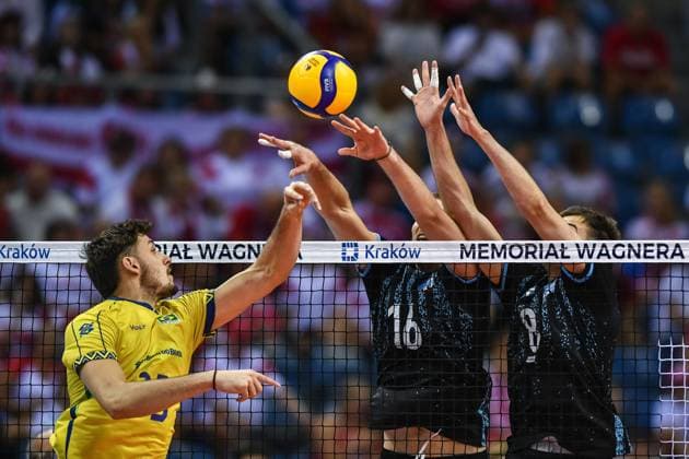KRAKOW 29.08.2025 SIATKOWKA XXII MEMORIAL HUBERTA JERZEGO WAGNERA - - - VOLLEYBALL XXII HUBERT JERZY WAGNER MEMORIAL TOURNAMENT ARGENTYNA - BRAZYLIA ARGENTINA - BRAZIL NZ KOUKARTSEV SERGIO LOSER AUGUSTIN FOT. MICHAL PLASZYK 400MM.PL NEWSPIX.PL --- newspix.pl POLAND OUT! 