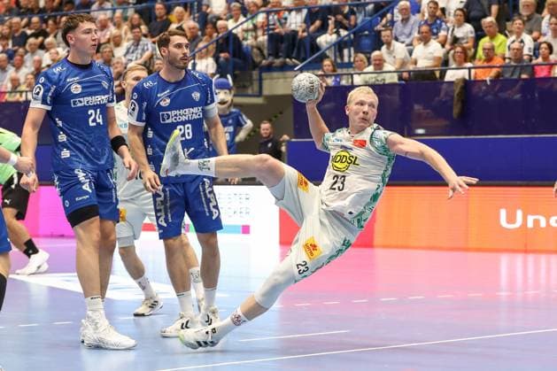 29 08 2025, xgox, Handball Daikin HBL TBV Lemgo Lippe SC Magdeburg emspor, v l Magnus Saugstrup Magdeburg, 23 throws goal, Torschuetze, scores goal, Treffer, scores the goal Lemgo
