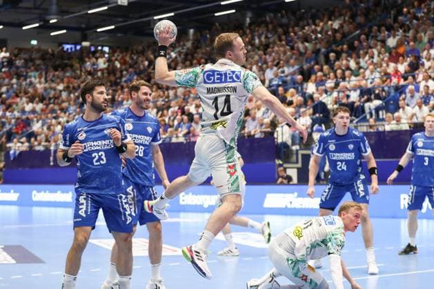 29 08 2025, xgox, Handball Daikin HBL TBV Lemgo Lippe SC Magdeburg emspor, v l Omar Ingi Magnusson Magdeburg, 14 throws goal, Torschuetze, scores goal, Treffer, scores the goal Lemgo