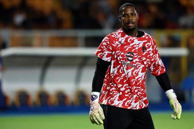 Mike Maignan of AC Milan prior to the Serie A football match between US Lecce and AC Milan at Ettore Giardiniero - via del Mare stadium in Lecce (Italy), August 29th, 2025. CesarexPurini