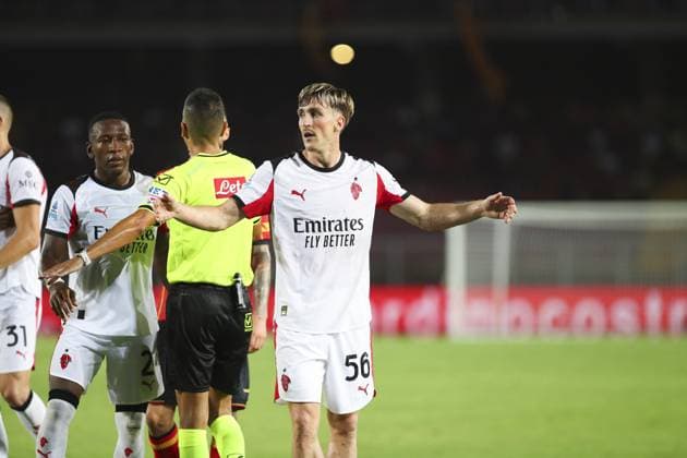 Alexis Saelemaekers of AC Milan gestures during serie A match between US Lecce and AC Milan at Ettore Giardiniero - Via del Mare stadium in Lecce (Italy), Aug 29th, 2025. massimilianoxcarnabuci