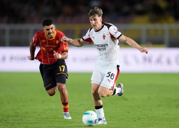 Alexis Saelemaekers (AC Milan) in action, Serie A, US Lecce v AC Milan, Via del Mare Stadium, August 29, 2025, Lecce, Italy.