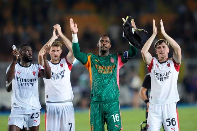 Fikayo Tomori (AC Milan), Santiago Gimenez (AC Milan), Mike Maignan (AC Milan) and Alexis Saelemaekers (AC Milan) greet the supporters at the end of the match, Serie A, US Lecce v AC Milan, Via del Mare Stadium, August 29, 2025, Lecce, Italy.