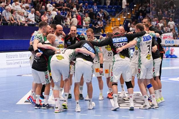 29 08 2025, xydrx, Handball, 1 HBL, TBV Lemgo Lippe SC Magdeburg, PHOENIX Contact Arena The players of SC Magdeburg celebrate the victory North Rhine-Westphalia Germany