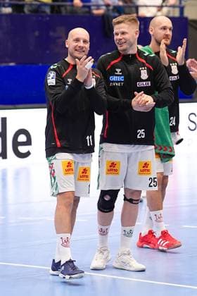 29 08 2025, xydrx, Handball, 1 HBL, TBV Lemgo Lippe SC Magdeburg, PHOENIX Contact Arena Daniel Pettersson SC Magdeburg 11 and Sebastian Barthold SC Magdeburg 25 are happy about the victory North Rhine-Westphalia Germany