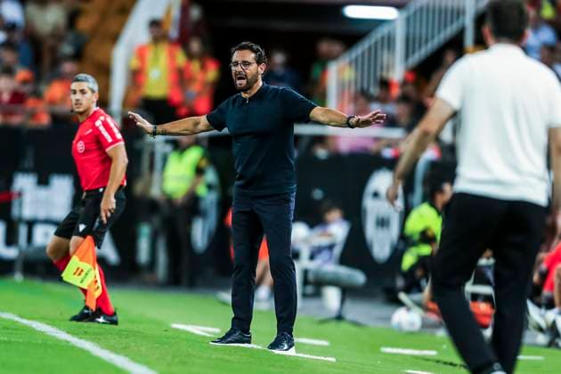 August 29, 2025, Valencia, Valencia, SPAIN: Jose Bordalas, head coach of Getafe CF, gestures during the Spanish league, La Liga EA Sports, football match played between Valencia CF and Getafe CF at Mestalla stadium on August 29, 2025, in Valencia, Spain. Valencia SPAIN - ZUMAa181 20250829_zaa_a181_137 Copyright: xIvanxTerronx