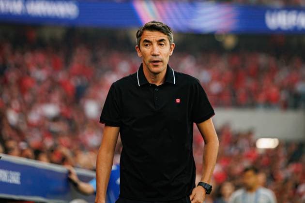 Bruno Lage seen during Champions League qualifying game between SL Benfica and Fenerbahce SK (Maciej Rogowski) Lisbon Estadio Da Luz Portugal Copyright: xMaciejxRogowskix benficavsfenerbahce2526-106