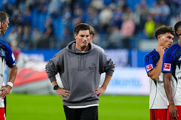 Merlin Polzin (Hamburger SV, Trainer) enttaeuscht enttaeuschung nach Niederlage GER, Hamburger SV vs. FC St. Pauli, Fussball, 1. Bundesliga, Spieltag 2, Saison 2025 2026, 29.08.2025 GER, Hamburger SV vs. FC St. Pauli, Fussball, 1. Bundesliga, Spieltag 2, Saison 2025 2026, 29.08.2025 Hamburg *** Merlin Polzin Hamburger SV, Coach disappointed disappointment after defeat GER, Hamburger SV vs FC St Pauli, Football, 1 Bundesliga, Matchday 2, Season 2025 2026, 29 08 2025 GER, Hamburger SV vs FC St Pauli, Football, 1 Bundesliga, Matchday 2, Season 2025 2026, 29 08 2025 Hamburg Copyright: xEibner-Pressefoto MarcelxvonxFehrnx EP_MFN