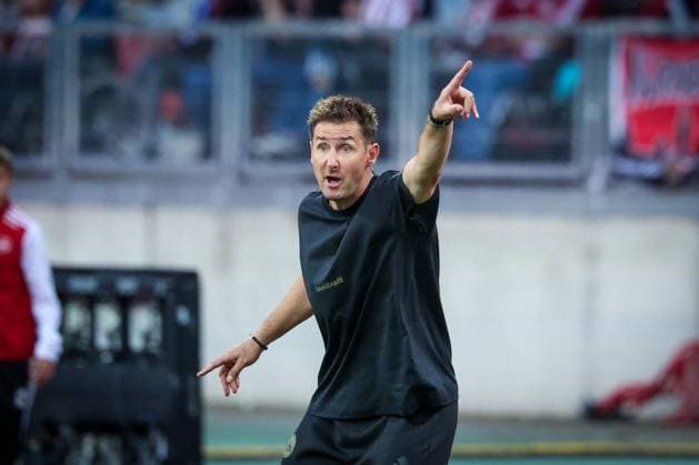 Head coach Miroslave Klose 1 FC Nuernberg with instructions to the team, energetic, 1 FC Nuernberg vs SC Paderborn 07, DFL, 2 Bundesliga, Saison 2025 2026, Max Morlock Stadion, 4 Spieltag, Hinrunde, 29 08 2025 DFB regulations prohibit any use of photographs as image sequences and or quasi video Nuernberg Bayern Germany Copyright: xkolbert-press MartinxAgüerax