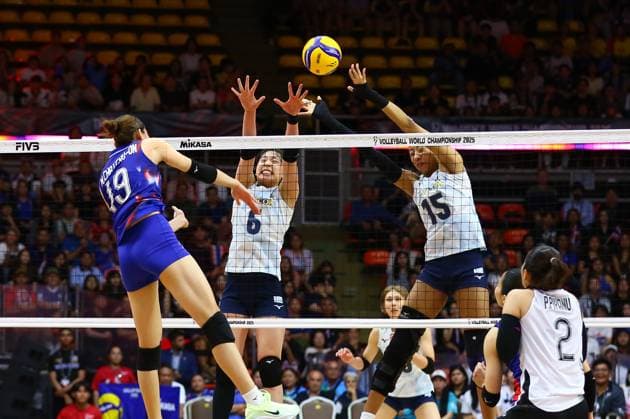 (250830) -- BANGKOK, Aug. 30, 2025 -- Seki Nanami (top C) and Airi Miyabe (top R) of Japan block the ball during the Round of 16 match between Japan and Thailand at the Volleyball Women s World Championship, WM, Weltmeisterschaft in Bangkok, Thailand, Aug. 29, 2025. ) (SP)THAILAND-BANGKOK-VOLLEYBALL-WOMEN S WORLD CHAMPIONSHIP-JAPAN VS THAILAND SunxWeitong 