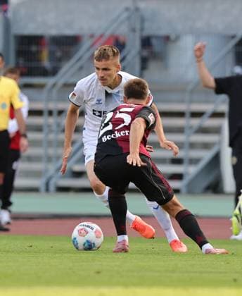29 08 2025 Soccer Season 2025 2026 2 Soccer Bundesliga 04 Matchday 1 FC Nuremberg FCN Club SC Paderborn 07 SCP Sportfoto Zink DaMa xdaxmax DFL regulations prohibit any use of photographs as image sequences and or quasi video only for editorial use Filip Bilbija 7, SC Paderborn 07 Finn Ole Becker 25, 1 FC Nuremberg FCN