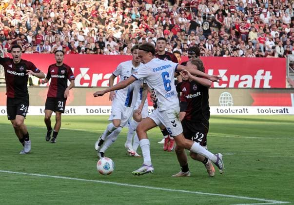 29 08 2025 Soccer Season 2025 2026 2 Soccer Bundesliga 04 Matchday 1 FC Nürnberg FCN Club SC Paderborn 07 SCP Sportfoto Zink DaMa xdaxmax DFL regulations prohibit any use of photographs as image sequences and or quasi video only for editorial use Luis Engelns 6, SC Paderborn 07 Tim Janisch 32, 1 FC Nürnberg FCN