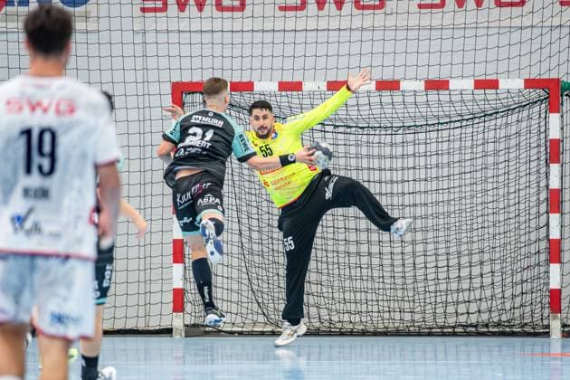 2 HBL TV Hüttenberg HC Oppenweiler Backnang, 29 08 25 Martin Schmiedt HC Oppenweiler Backnang, 21 , Yahav Shamir TV Hüttenberg, 55 2 HBL TV Hüttenberg HC Oppenweiler Backnang Hüttenberg, 29 08 25 Copyright: xBEAUTIFULxSPORTS Roeczeyx