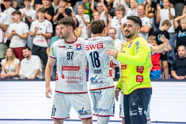 2 HBL TV Hüttenberg HC Oppenweiler Backnang, 29 08 25 Tim Rüdiger TV Hüttenberg, 18 , Yahav Shamir TV Hüttenberg, 55 , David Kuntscher TV Hüttenberg, 97 2 HBL TV Hüttenberg HC Oppenweiler Backnang Hüttenberg, 29 08 25 Copyright: xBEAUTIFULxSPORTS Roeczeyx