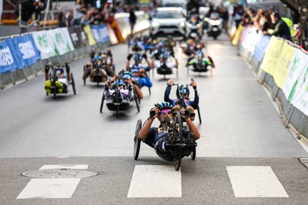 2025 UCI Para-cycling Road World Championships Picture by John Clifton SWpix.com - 30 08 2025 - Cycling - 2025 UCI Para-cycling Road World Championships - Ronse, Flanders, Belgium - Men H1-2 Road Race - Race Start Copyright: x xSWpix.comx(t axPhotographyxHubxLtd)xJohnxClifton SWpix.comx SWP-3069-0908