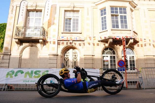 2025 UCI Para-cycling Road World Championships Picture by Olly Hassell SWpix.com - 30 08 2025 - Cycling - 2025 UCI Para-cycling Road World Championships - Ronse, Flanders, Belgium - Women H1-2 Road Race - Copyright: x xSWpix.comx(t axPhotographyxHubxLtd)xOllyxHassell SWpix.comx SWP-3069-0916