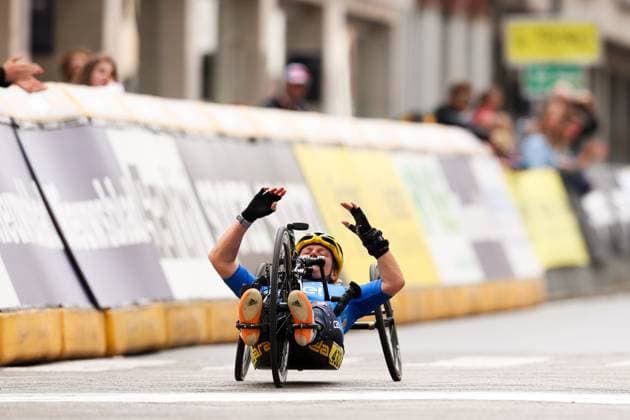 2025 UCI Para-cycling Road World Championships Picture by John Clifton SWpix.com - 30 08 2025 - Cycling - 2025 UCI Para-cycling Road World Championships - Ronse, Flanders, Belgium - Women H2 Road Race - Roberta Amadeo (Italy) celebrates winning the Women H2 Road Race to become World Champion Copyright: x xSWpix.comx(t axPhotographyxHubxLtd)xJohnxClifton SWpix.comx SWP-3069-0976