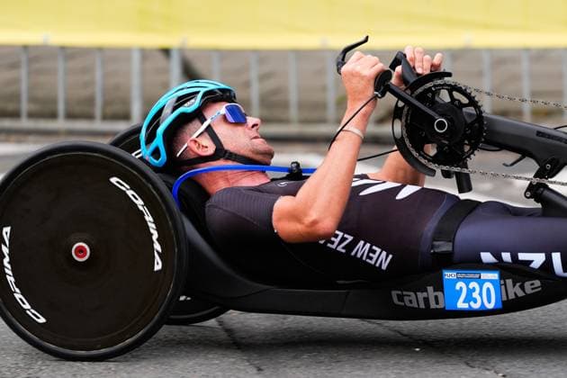 2025 UCI Para-cycling Road World Championships Picture by Olly Hassell SWpix.com - 30 08 2025 - Cycling - 2025 UCI Para-cycling Road World Championships - Ronse, Flanders, Belgium - Men H1-2 Road Race - Rory Mead (New Zealand) Copyright: x xSWpix.comx(t axPhotographyxHubxLtd)xOllyxHassell SWpix.comx SWP-3069-0949