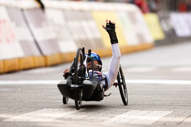 2025 UCI Para-cycling Road World Championships Picture by John Clifton SWpix.com - 30 08 2025 - Cycling - 2025 UCI Para-cycling Road World Championships - Ronse, Flanders, Belgium - Men H2 Road Race - Florian Jouanny (France) wins the Men H2 Road Race Copyright: x xSWpix.comx(t axPhotographyxHubxLtd)xJohnxClifton SWpix.comx SWP-3069-0961