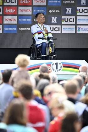 Italian Fabrizio Cornegliani (MH1) pictured on the podium of the UCI Para-cycling Road World Championships, Saturday 30 August 2025, in Ronse. The UCI Para-Cycling Road World Championships take place from 28 to 31 Augustus in Ronse. JASPERxJACOBS  x132818966x