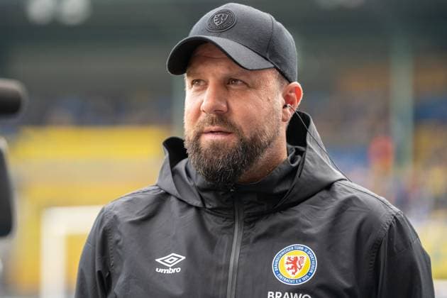 Heiner Backhaus Head Coach Eintracht Braunschweig GER, Eintracht Braunschweig vs DSC Arminia Bielefeld, Football, 2 Bundesliga, Matchday 4, Season 2025 26, 30 08 2025 DFL REGULATIONS PROHIBIT ANY USE OF PHOTOGRAPHS AS IMAGE SEQUENCES AND OR QUASI VIDEO GER, Eintracht Braunschweig vs DSC Arminia Bielefeld, Football, 2 Bundesliga, Matchday 4, Season 2025 26, 30 08 2025 Braunschweig Copyright: xEibner-Pressefoto DanielxREINELTx EP_DRT