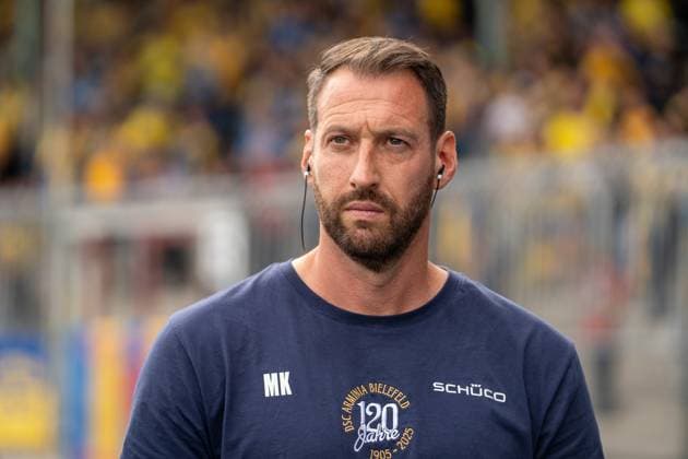 Mitch Kniat Head Coach DSC Arminia Bielefeld GER, Eintracht Braunschweig vs DSC Arminia Bielefeld, Soccer, 2 Bundesliga, Matchday 4, Season 2025 26, 30 08 2025 DFL REGULATES PROHIBIT ANY USE OF PHOTOGRAPHS AS IMAGE SEQUENCES AND OR QUASI VIDEO GER, Eintracht Braunschweig v DSC Arminia Bielefeld, Football, Bundesliga 2, Matchday 4, Season 2025 26, 30 08 2025 Braunschweig Copyright: xEibner-Pressefoto DanielxREINELTx EP_DRT
