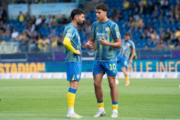 Fabio Kaufmann Nr 7 Eintracht Braunschweig and Walid Ould Chikh Nr 10 Eintracht Braunschweig during warmup GER, Eintracht Braunschweig vs DSC Arminia Bielefeld, Soccer, 2 Bundesliga, Matchday 4, Match time 2025 26, 30 08 2025 DFL REGULATES PROHIBIT ANY USE OF PHOTOGRAPHS AS IMAGE SEQUENCES AND OR QUASI VIDEO GER, Eintracht Braunschweig vs DSC Arminia Bielefeld, Football, Bundesliga 2, Matchday 4, Season 2025 26, 30 08 2025 Braunschweig Copyright: xEibner-Pressefoto DanielxREINELTx EP_DRT