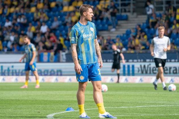 Levente Szabo Nr 11 Eintracht Braunschweig at Warmup GER, Eintracht Braunschweig vs DSC Arminia Bielefeld, Soccer, 2 Bundesliga, Matchday 4, Season 2025 26, 30 08 2025 DFL REGULATES PROHIBIT ANY USE OF PHOTOGRAPHS AS IMAGE SEQUENCES AND OR QUASI VIDEO GER, Eintracht Braunschweig vs DSC Arminia Bielefeld, Football, 2 Bundesliga, Matchday 4, Season 2025 26, 30 08 2025 Braunschweig Copyright: xEibner-Pressefoto DanielxREINELTx EP_DRT