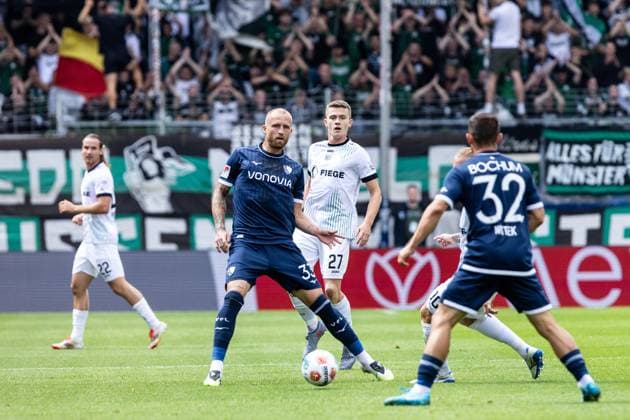 2 Soccer Bundesliga VfL Bochum SC Preußen Münster 30 08 2025 Philipp Hofmann VfL Bochum, 33 , Jano ter Horst SC Preußen Münster, 27 2 Soccer Bundesliga VfL Bochum SC Preußen Münster Vonovia Ruhrstadion, Bochum 30 08 2025 DFL regulations prohibit any use of photographs as image sequences and or quasi video Copyright: xBEAUTIFULxSPORTS Buriakovx