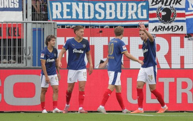 Cheer 1 0 by Phil Harres Holstein Kiel Football, Men, Season 2025 2026, 2 BL, Holstein Stadion, Holstein Kiel vs Hannover 96 DFL REGULATIONS PROHIBIT ANY USE OF PHOTOGRAPHS AS IMAGE SEQUENCES AND OR QUASI VIDEO
