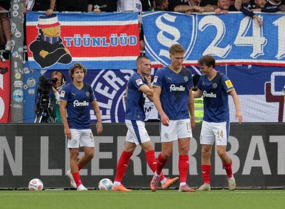 Cheer 1 0 by Phil Harres Holstein Kiel Football, Men, Season 2025 2026, 2 BL, Holstein Stadion, Holstein Kiel vs Hannover 96 DFL REGULATIONS PROHIBIT ANY USE OF PHOTOGRAPHS AS IMAGE SEQUENCES AND OR QUASI VIDEO