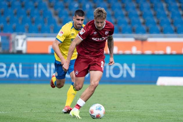 Joel Grodowski Nr 11 DSC Arminia Bielefeld vs Abdel Haq Awali Nr 28 Eintracht Braunschweig GER, Eintracht Braunschweig vs DSC Arminia Bielefeld, Soccer, 2 Bundesliga, Matchday 4, Season 2025 26, 30 08 2025 DFL REGULATES PROHIBIT ANY USE OF PHOTOGRAPHS AS IMAGE SEQUENCES AND OR QUASI VIDEO GER, Eintracht Braunschweig v DSC Arminia Bielefeld, Football, Bundesliga 2, Matchday 4, Season 2025 26, 30 08 2025 Braunschweig Copyright: xEibner-Pressefoto DanielxREINELTx EP_DRT