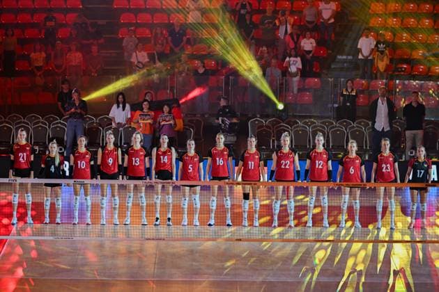 Italy v Germany - FIVB Women’s World Volleyball Championship BANGKOK, THAILAND - AUGUST 30: A view of ceremony ahead of FIVB Women’s World Volleyball Championship match between Italy and Germany at Huamark Indoor Stadium in Bangkok, Thailand on August 30, 2025. Mustafa Hatipoglu Anadolu Bangkok Thailand. Editorial use only. Please get in touch for any other usage.  Copyright: x2025xAnadoluxMustafaxHatipoglux