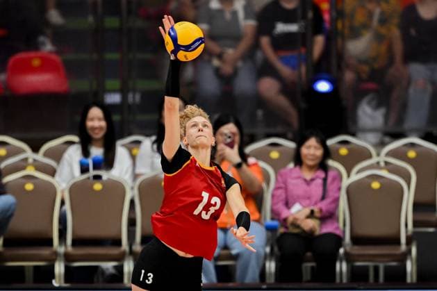 Italy v Germany - FIVB Women’s World Volleyball Championship BANGKOK, THAILAND - AUGUST 30: Emilia Weske (13) of Germany in action during FIVB Women’s World Volleyball Championship match between Italy and Germany at Huamark Indoor Stadium in Bangkok, Thailand on August 30, 2025. Mustafa Hatipoglu Anadolu Bangkok Thailand. Editorial use only. Please get in touch for any other usage.  Copyright: x2025xAnadoluxMustafaxHatipoglux