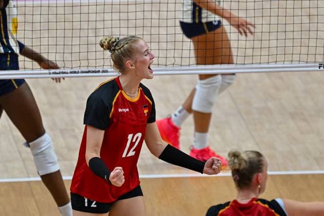 Italy v Germany - FIVB Women’s World Volleyball Championship BANGKOK, THAILAND - AUGUST 30: Hanna Orthmann (13) of Germany celebrates after a point during FIVB Women’s World Volleyball Championship match between Italy and Germany at Huamark Indoor Stadium in Bangkok, Thailand on August 30, 2025. Mustafa Hatipoglu Anadolu Bangkok Thailand. Editorial use only. Please get in touch for any other usage.  Copyright: x2025xAnadoluxMustafaxHatipoglux