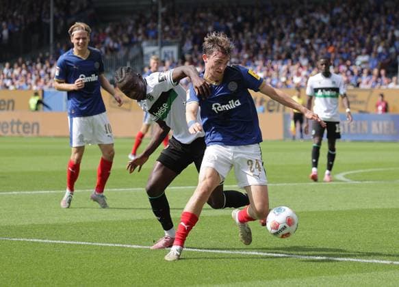 Football, Men, Season 2025 2026, 2 BL, Holstein Stadion, Holstein Kiel vs Hannover 96 DFL REGULATIONS PROHIBIT ANY USE OF PHOTOGRAPHS AS IMAGE SEQUENCES AND OR QUASI VIDEO