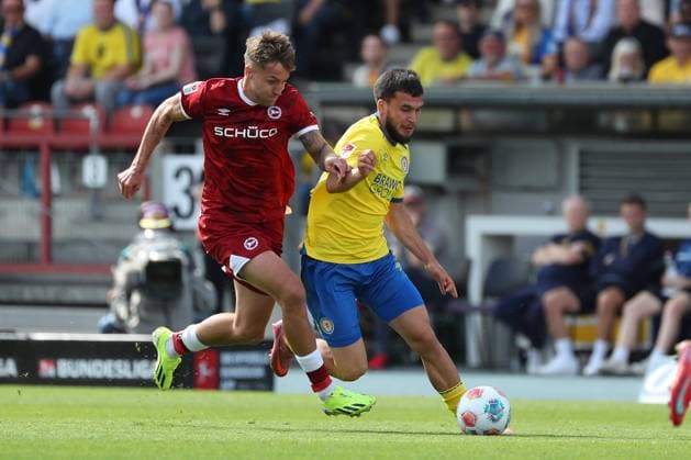 Braunschweig vs Bielefeld, 2 BL Braunschweig, 30 08 2025, FOOTBALL Eintracht Braunschweig vs Arminia Bielefeld, 2 BL, Season 2025 26 Stefano Russo Arminia Bielefeld , Mehmet Can Aydin Eintracht Braunschweig Braunschweig