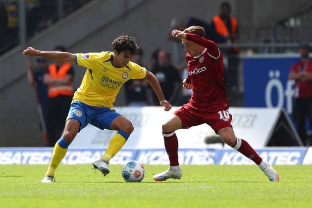 Braunschweig vs Bielefeld, 2 BL Braunschweig, 30 08 2025, FOOTBALL Eintracht Braunschweig vs Arminia Bielefeld, 2 BL, Season 2025 26 Johan Gomez Eintracht Braunschweig , Marvin Mehlem Arminia Bielefeld Braunschweig