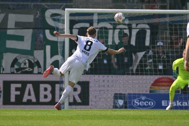 Joshua Mees Preußen Münster scores the goal with this shot to 1 2 30 08 2025, Fußball 2 Bundesliga, Saison 2025 2026, 4 Spieltag, VfL Bochum Preußen Münster DFL regulations prohibit any use of photographs as image sequences and or quasi video Bochum Vonovia Ruhrstadion Nordrhein Westfalen Germany Team2